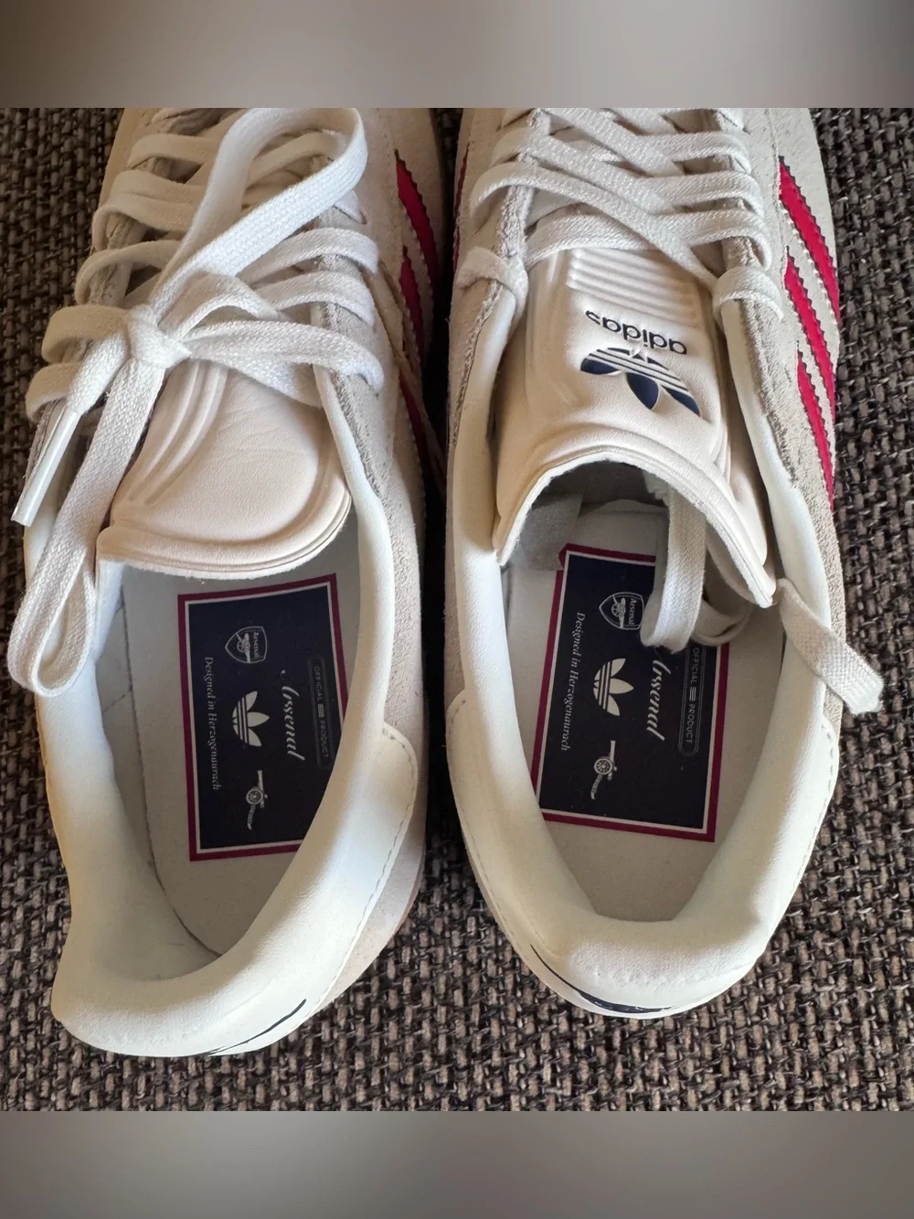 JS3042 Arsenal FC adidas Originals Gazelle
Terrace Icons Off White Better (Men - Picture 7 of 16